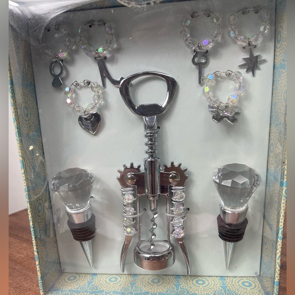 Wild eye Designs wine set- nine pieces. - Picture 5 of 8